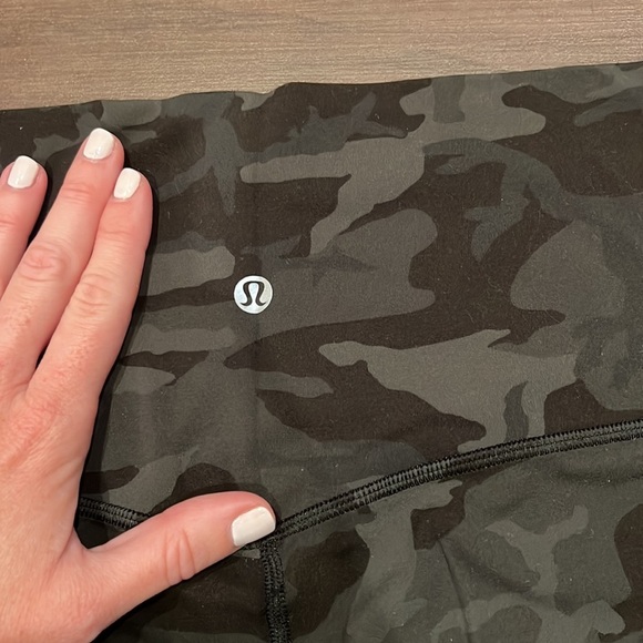 Lululemon Align Crop 21” Incognito Camo Multi Gator Green - Picture 10 of 11